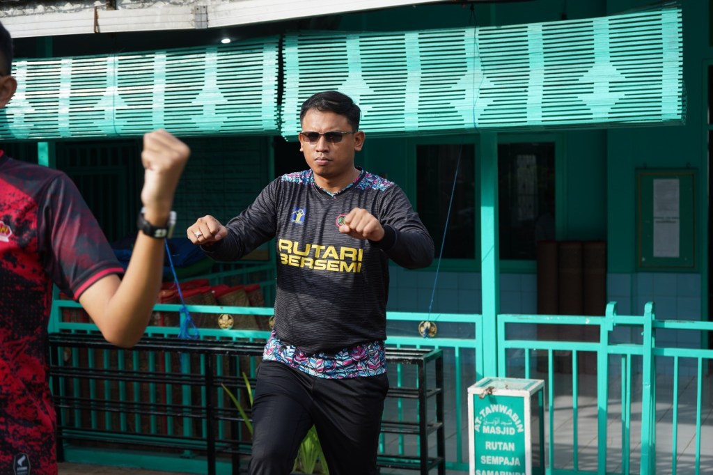 Semangat Sehat Bersama, Karutan Samarinda Jul Herry Siburian Ajak Pegawai dan WBP Senam&nbsp;Pagi
