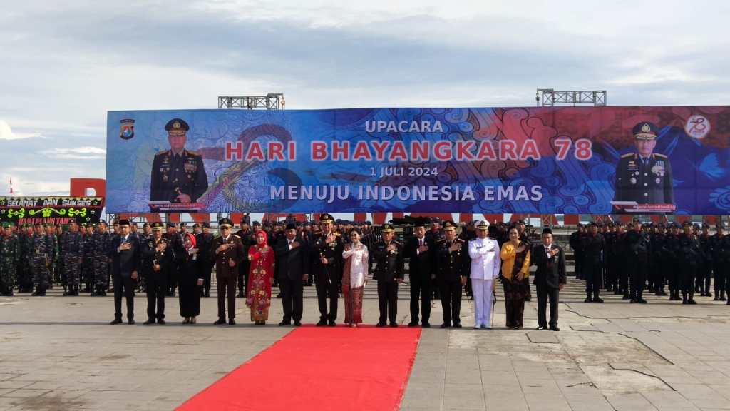 Hadiri Upacara HUT Bhayangkara, Kakanwil Kemenkumham Sulbar Harapkan Polri Terus Berikan Pelayanan&nbsp;Terbaik