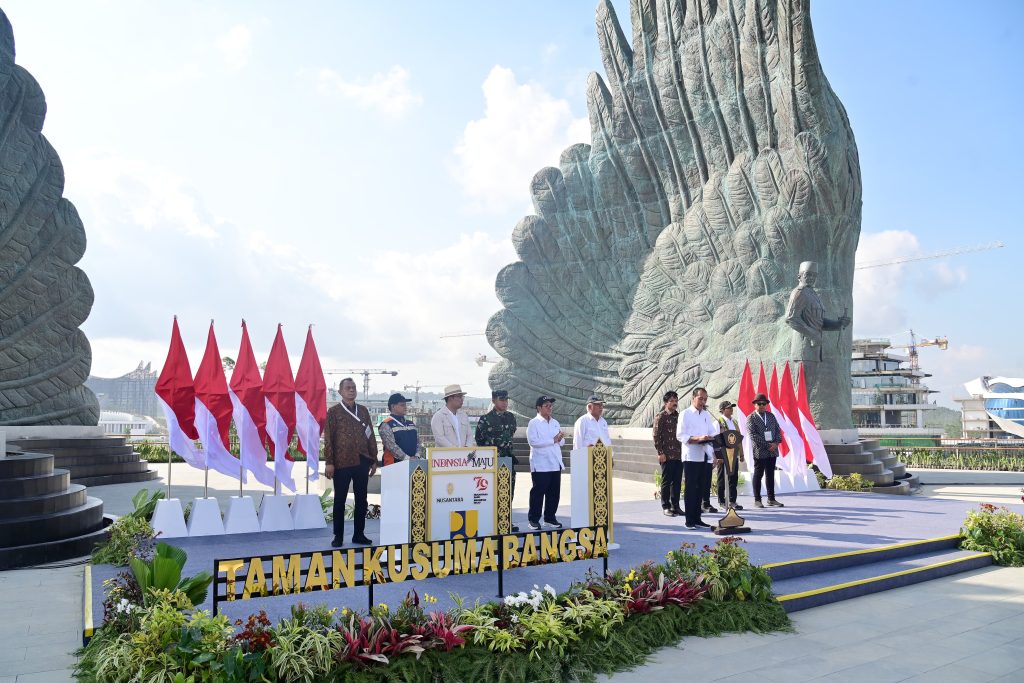Jokowi Pimpin Sidang Kabinet Perdana di IKN dan Lakukan Groundbreaking Sejumlah Proyek&nbsp;Strategis