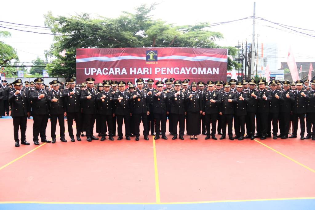 Puncak Peringatan Hari Pengayoman ke-79, Karutan Samarinda Beserta Jajaran Ikuti Upacara Bendera dan Syukuran di Kanwil&nbsp;Kaltim